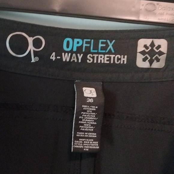 OPflex 4-way stretch shorts size 36w - Picture 3 of 7